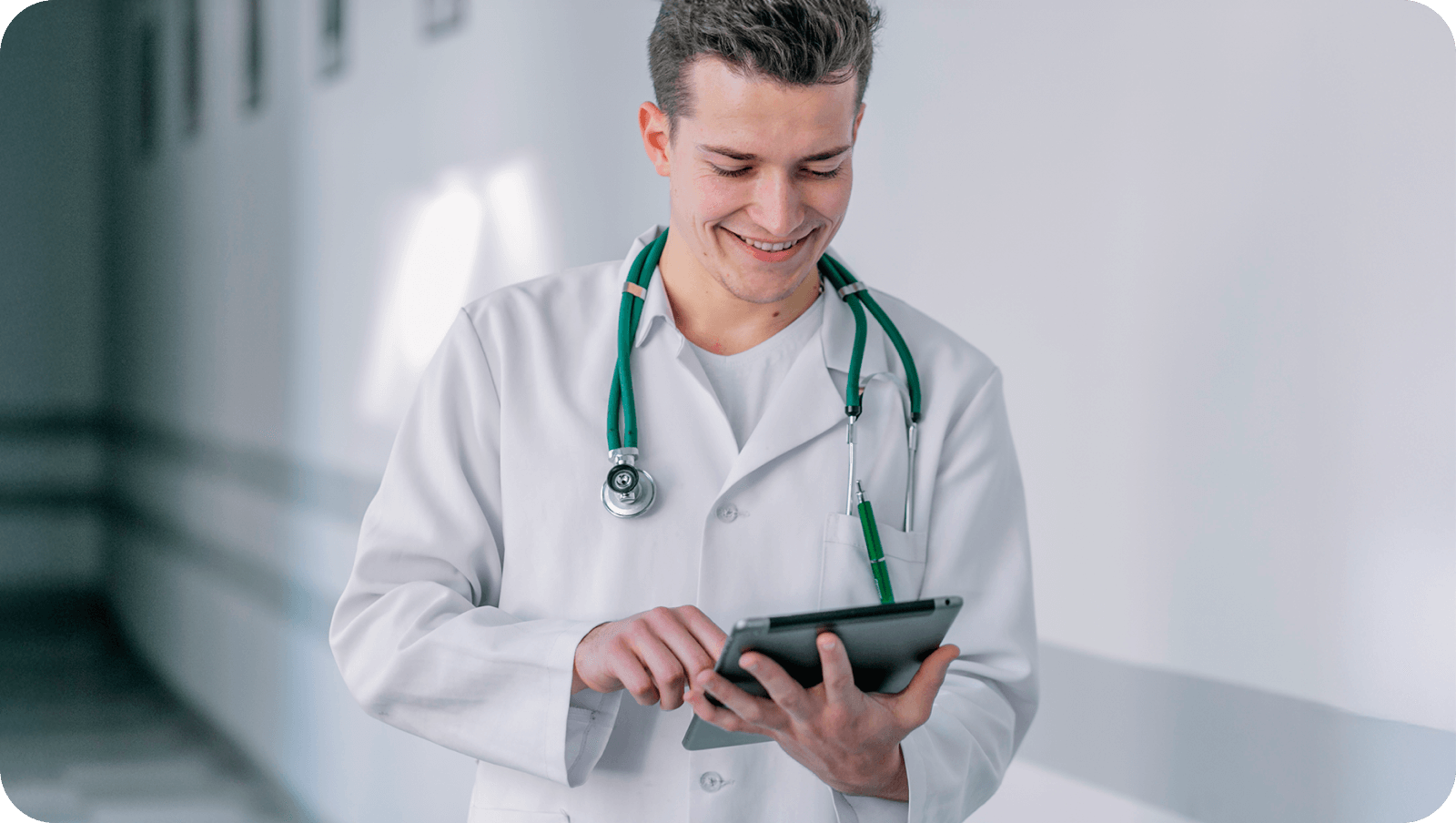 With Incode, medical staff can quickly and secure access records without cumbersome authentication hurdles, even in emergencies.